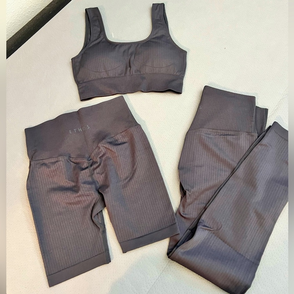 ETHOS - Ribbed Gym Set